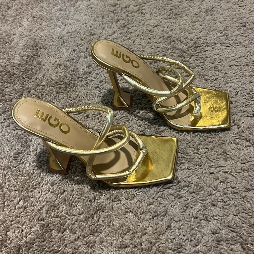 Gold heels - Picture 2 of 2